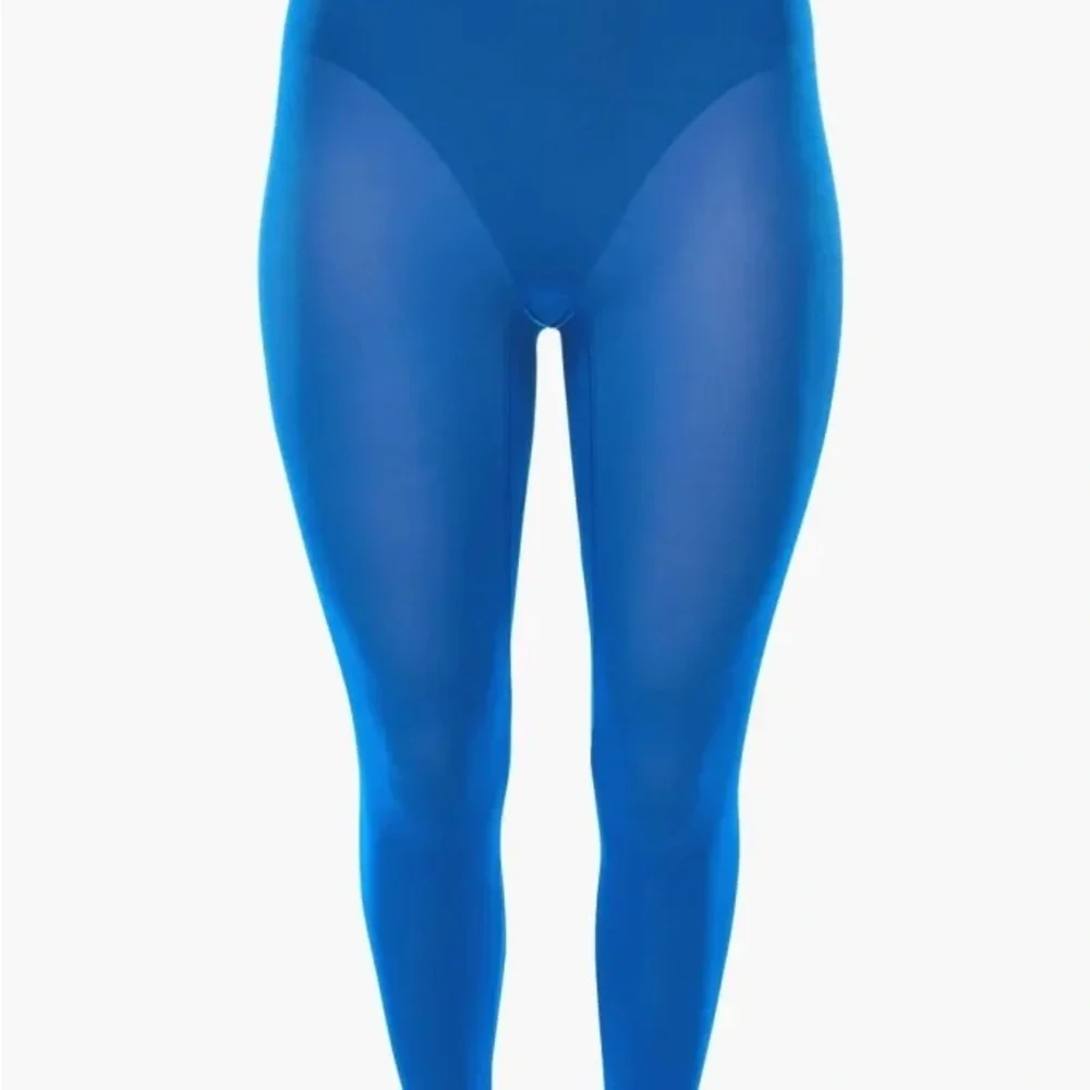 YITTY Mesh Me Smoothing MIDI Bralette & High Waisted Leggings​ - Picture 5 of 11